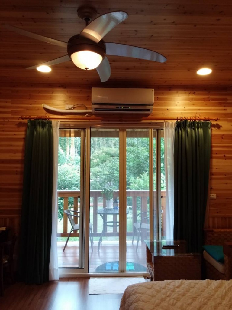 台灣 台中 日月潭 民宿 airbnb 小木屋 森林 屋內 設備 冷氣 風扇 