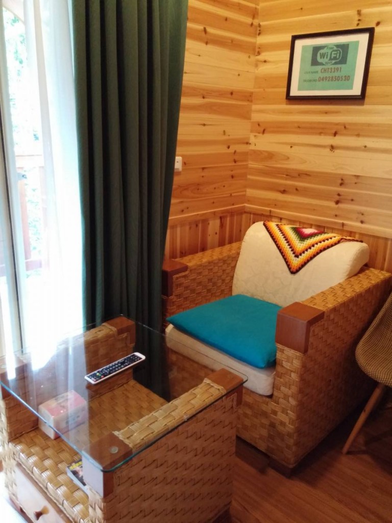 台灣 台中 日月潭 民宿 airbnb 小木屋 森林 屋內 設備 窗 wifi